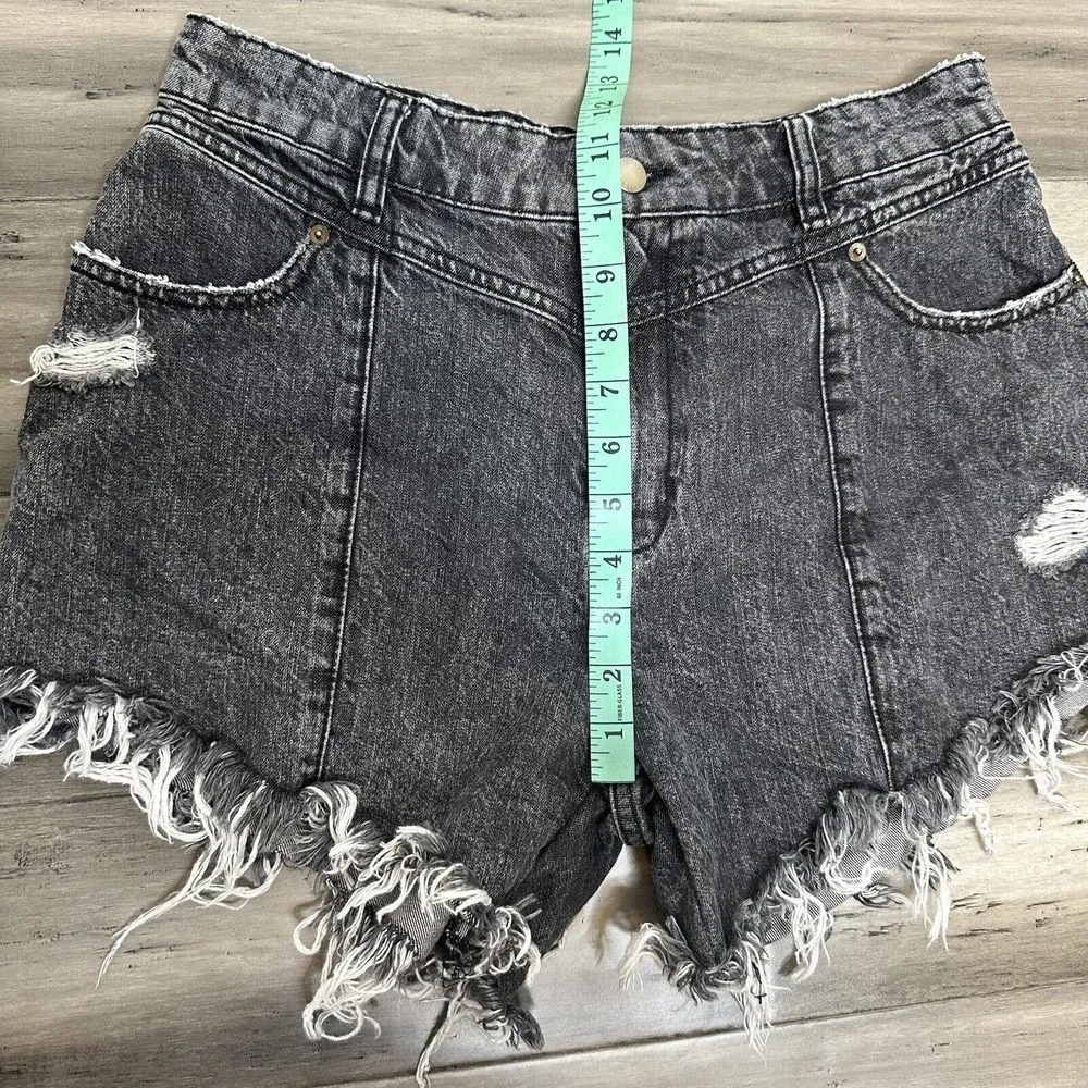 Retrofete Cut Off High Rise Jeans Shorts Women's Black Washed Size 30